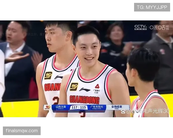篮球比赛中的“持球五秒违例”是什么情况？裁判如何判定？